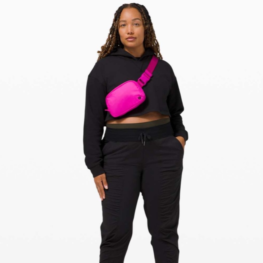 Lululemon belt bag highlight purple